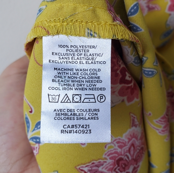 NWT Loft Floral Sleeveless Ruffle Top - Picture 9 of 12